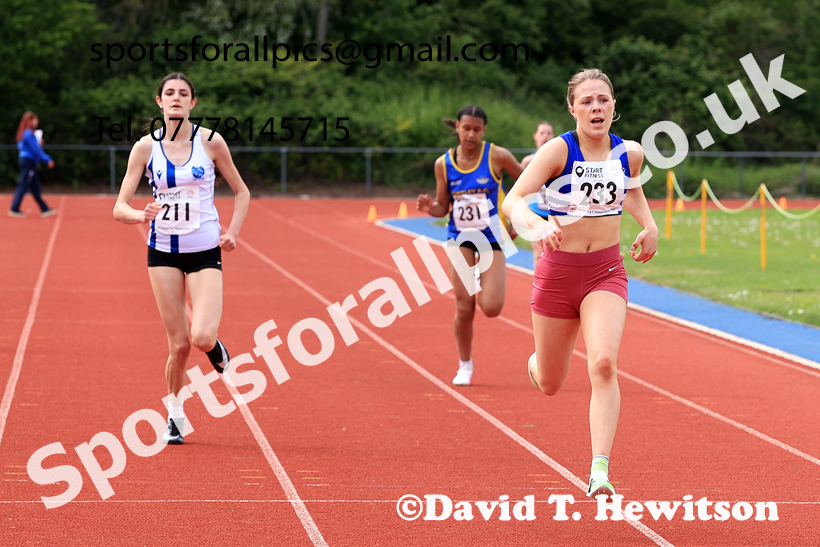 300 metres, 2026 North Eastern Track and Field Champs, Shildon, County Durham. Photo: David T. Hewitson/Sports for All Pics